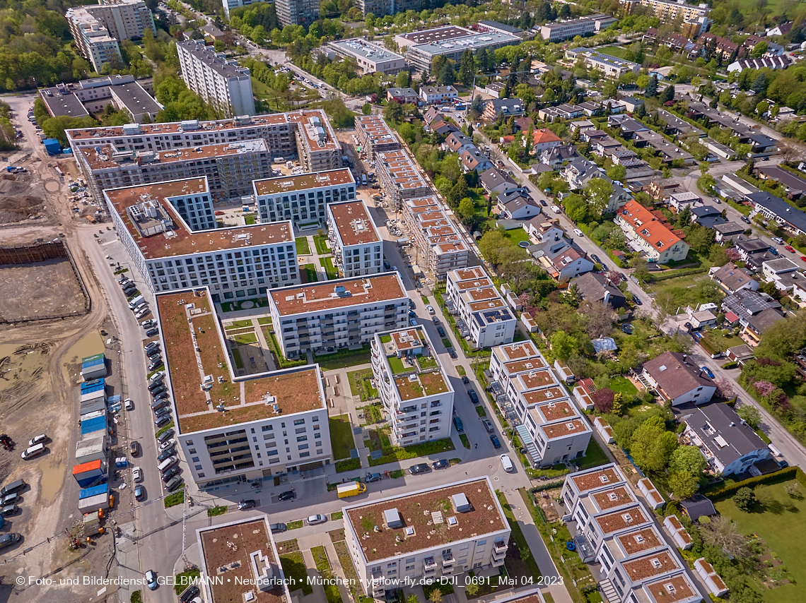 04.05.2023 - Luftbilder vom Alexisqaurtier und Pandion Verde in Neuperlach